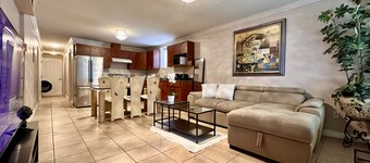 King Beds Private Suite 25 minutes away from Downtown Vancouver