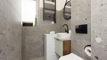 Studio, Balcony | Bathroom | Shower, towels