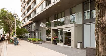 Luxury WaterFront View & Free Parking