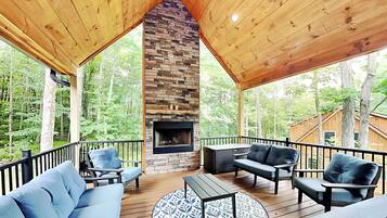 House (5 Bedrooms) | Property amenity