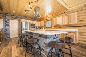 House (5 Bedrooms) | Property amenity