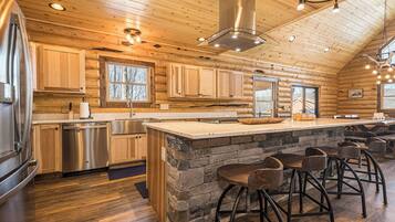 House (5 Bedrooms) | Property amenity