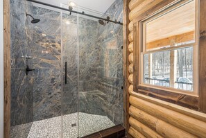 House (5 Bedrooms) | Property amenity