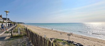 5-person cottage with jacuzzi and pool 300m from the beach