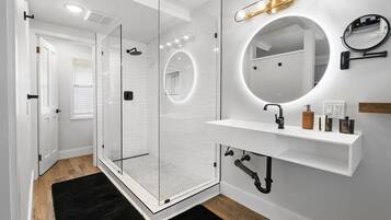Design Room | Rollaway beds (free), WiFi (free), bed sheets