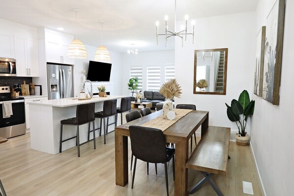 Dining - BoHo Modern Retreat w/King|Fireplace|Disney+ (Edmonton)