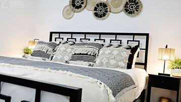 1 soverom, strykejern/-brett, wi-fi (inkludert) og sengetøy