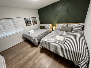 4 bedrooms, iron/ironing board, WiFi, bed sheets - Spacious, Updated 4-bedroom Home near Short North Arts / Entertainment District (Columbus)