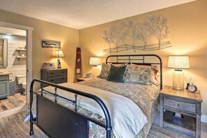 2 bedrooms, iron/ironing board, travel cot, WiFi