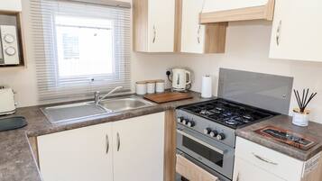 Kabin | Dapur pribadi | Lemari es, microwave, oven, dan kompor