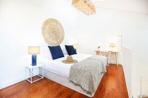 1 chambre, coffres-forts dans les chambres, fer et planche à repasser