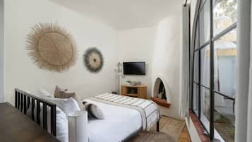 1 Schlafzimmer, Schreibtisch, Bügeleisen/Bügelbrett, Reisekinderbett