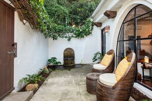 Unclassified image, 3 of 17, button - Charming Studio Hideaway in Montecito (Montecito)