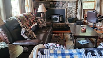 Cottage, 2 kamar tidur | Area keluarga | Smart TV