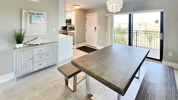 Condo (2 Bedrooms) | Property amenity