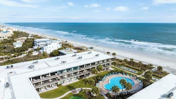 Condo (2 Bedrooms) | Property amenity