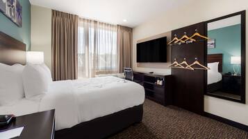 Standard Room, 1 Double Bed, Accessible, Non Smoking | Blackout drapes, iron/ironing board, free WiFi, bed sheets