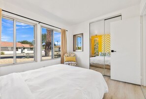 4 bedrooms, desk, iron/ironing board, travel cot