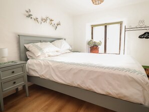 2 Schlafzimmer, individuell dekoriert, individuell eingerichtet