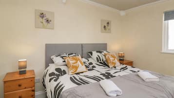 4 Schlafzimmer, individuell dekoriert, individuell eingerichtet