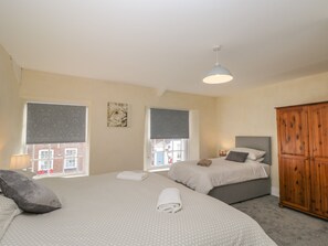 4 bedrooms, individually decorated, individually furnished, free WiFi - The Hame (Monmouth)