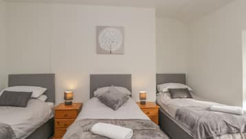 4 habitaciones, decoración personalizada y muebles diferentes