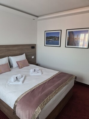 1 camera, Wi-Fi, lenzuola