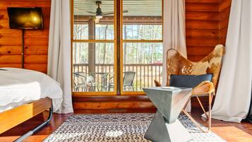 3 chambres, bureau, fer et planche Ă repasser, lit parapluie