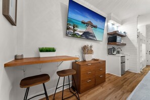Interior - Saltwater Paradise 247-Studio Retreat-Sleeps 4 (Seacrest)