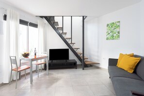 TV - Home2Book Disco Duplex in Las Américas Beach (Playa de la Américas)