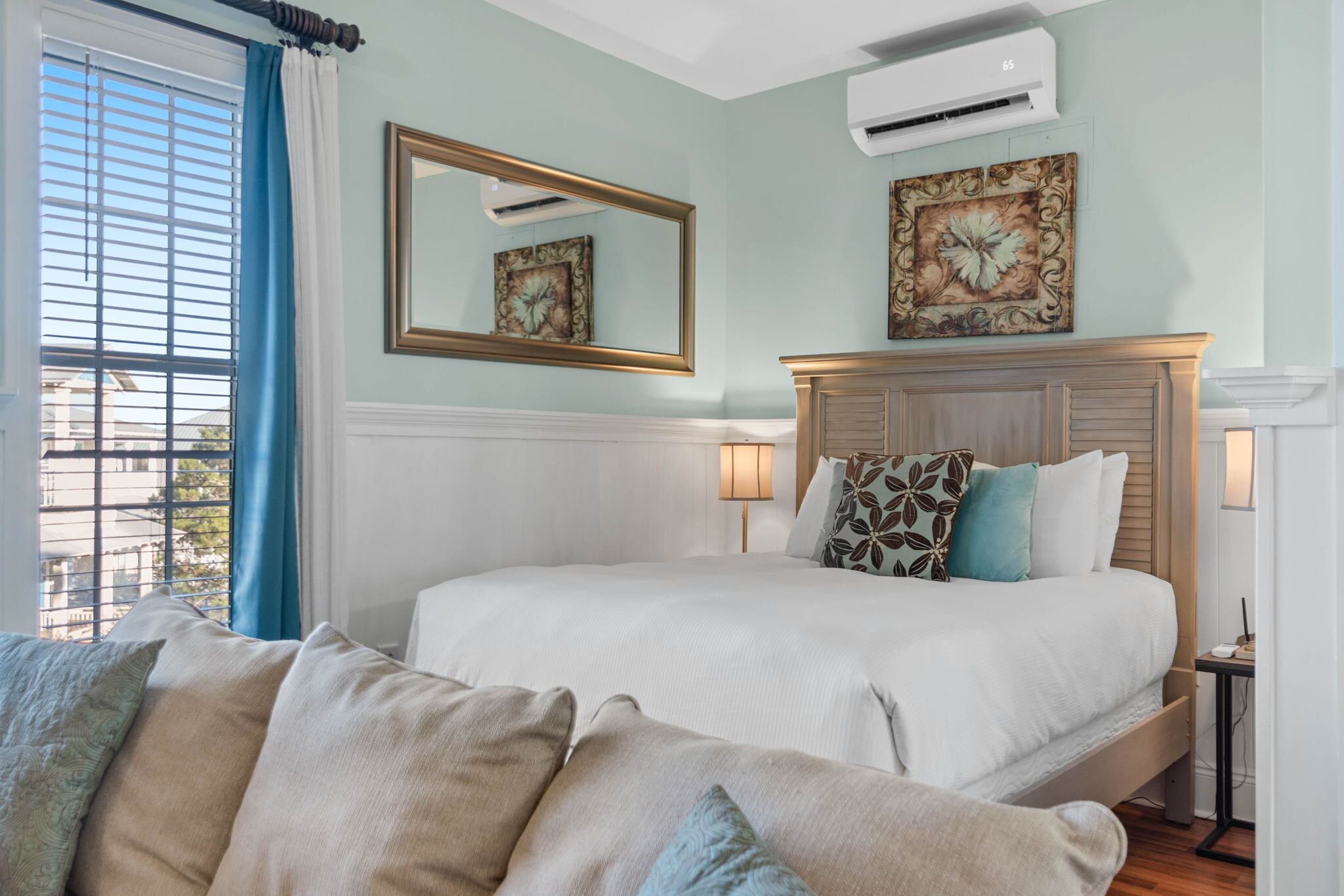 Free WiFi, bed sheets