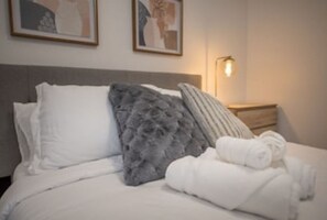 2 quartos, escrivaninha, berço de viagem, Wi-Fi de cortesia