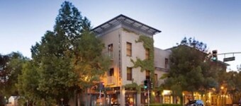 Amazing Santa Rosa Wine Escape Home