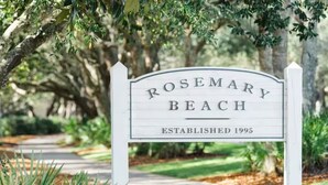 Señal de Rosemary Beach, fundada en 1995.