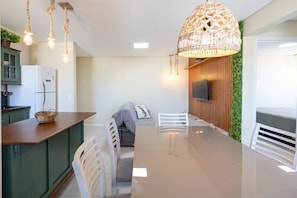 Apartment | Dining - Residencial Santorini Confort Club (Picarras)