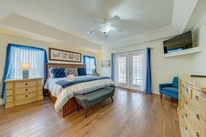 4 habitaciones, tabla de planchar con plancha, wifi y ropa de cama 