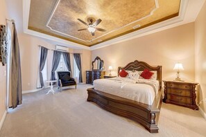 7 bedrooms, iron/ironing board, WiFi, bed sheets - Spacious 7 Bedroom Home Close to Disney on the luxurious Formosa Gardens (Kissimmee)