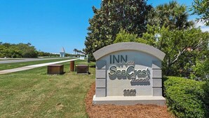 Property grounds - Sandy Toes 30A 308- Cozy Studio-Sleeps 2 (Seacrest Beach)