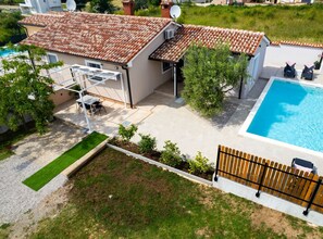 Exterior - House Of Good Vibrations Indy (Galizana)