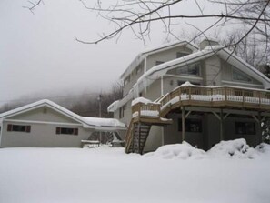 Exterior - 2 Bed, 1 Bath. Month to Month. Close to Rutland (Killington)