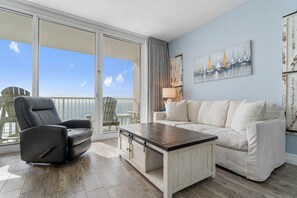 TV - "Sea View Estate" PCB #1815 1 Bedroom Sleeps 4 (Panama City Beach)