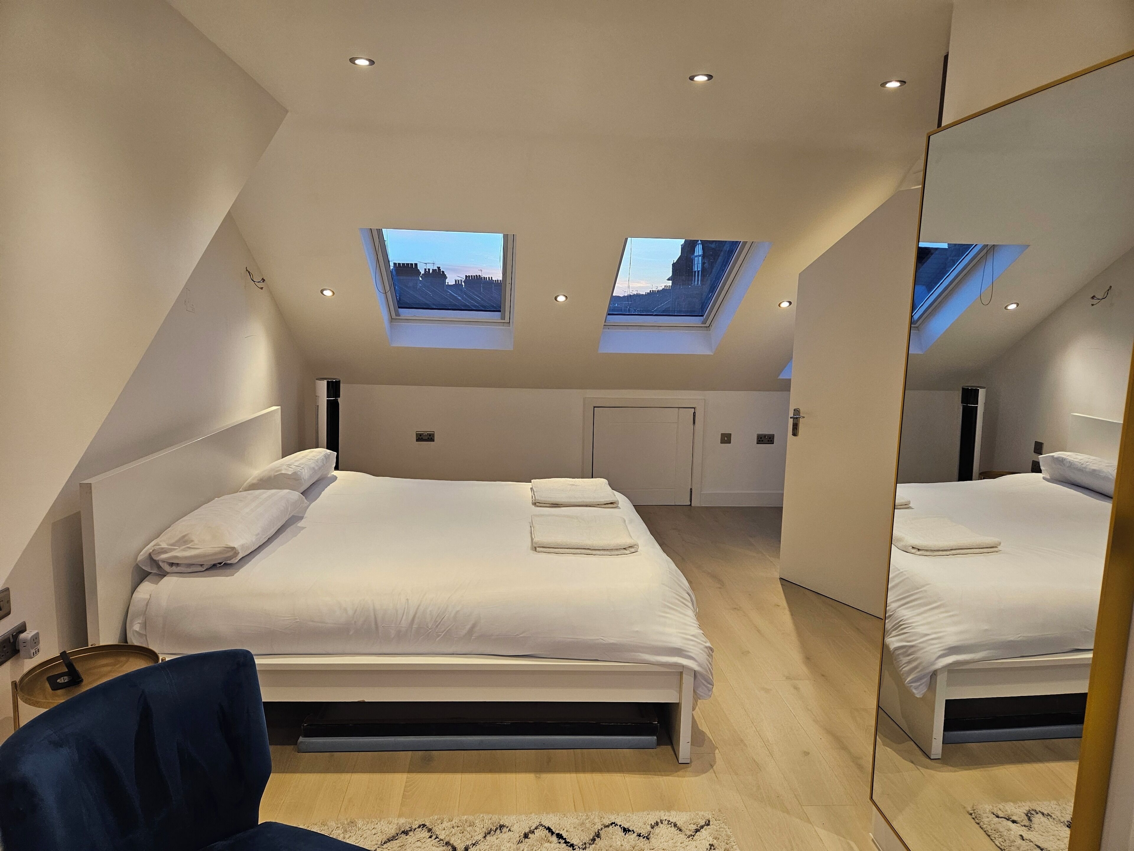 3 bedrooms, in-room safe, desk, iron/ironing board
