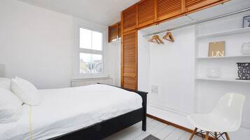 1 bedroom, desk, iron/ironing board, free WiFi
