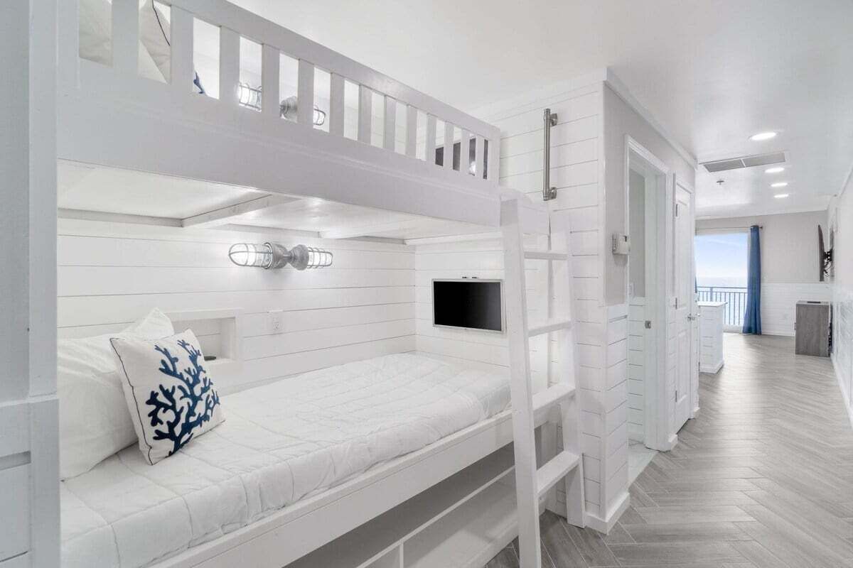 1 soverom, skrivebord, wi-fi (inkludert) og sengetøy