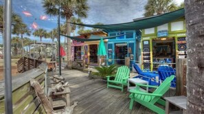 المنطقة المحيطة بالمنشأة