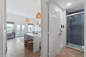 Shower, hair dryer, towels