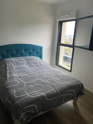 4 makuuhuonetta, silitysrauta/-lauta, vauvan matkasänky, ilmainen Wi-Fi