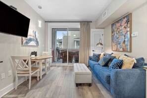 TV, fireplace - "Beach Scene" Sandestin #242 Studio Sleeps 4 (Miramar Beach)