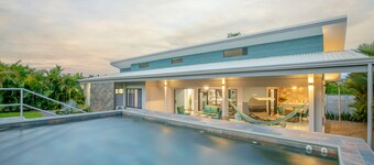 Villa Maria - Private Pool & Volcano View!