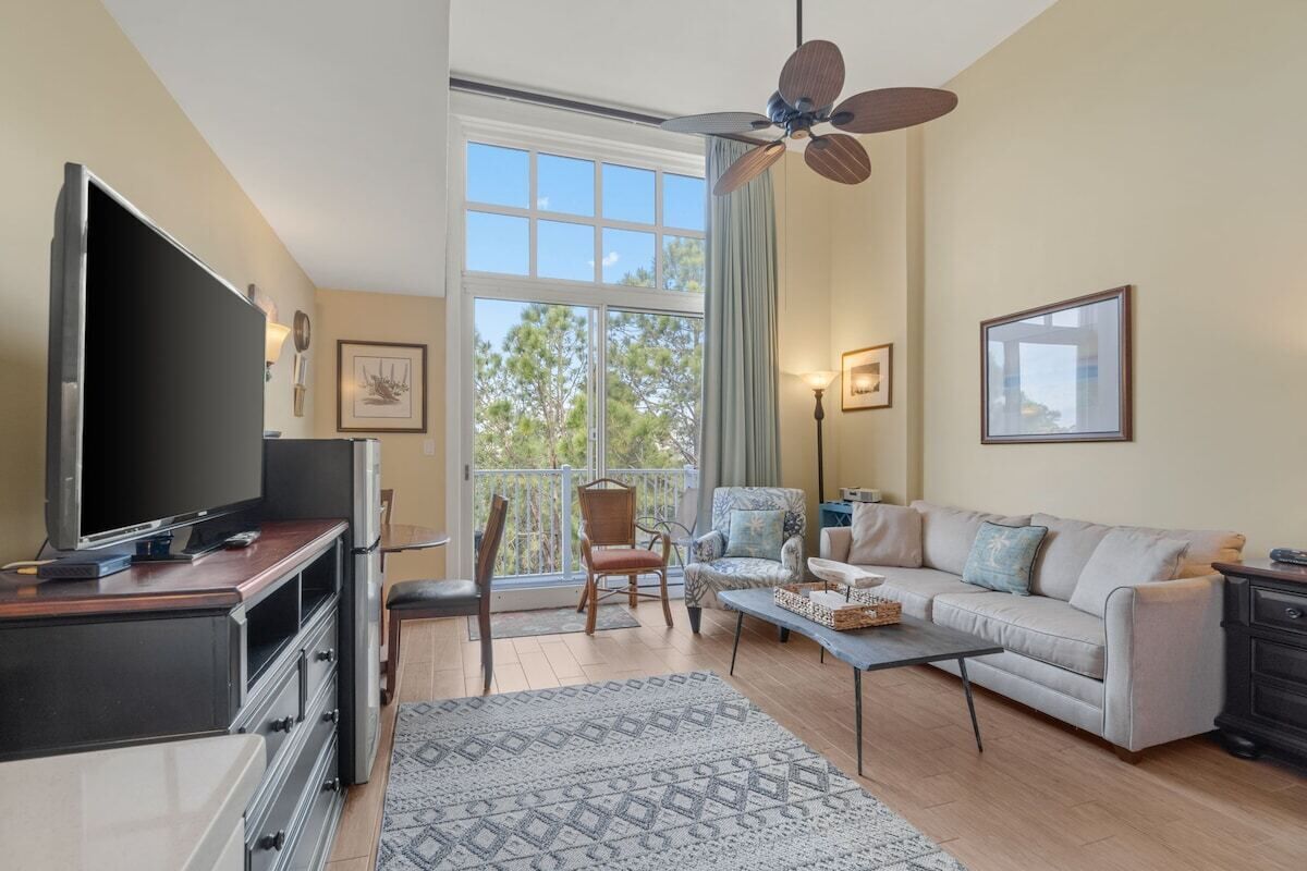 Televisión y chimenea 